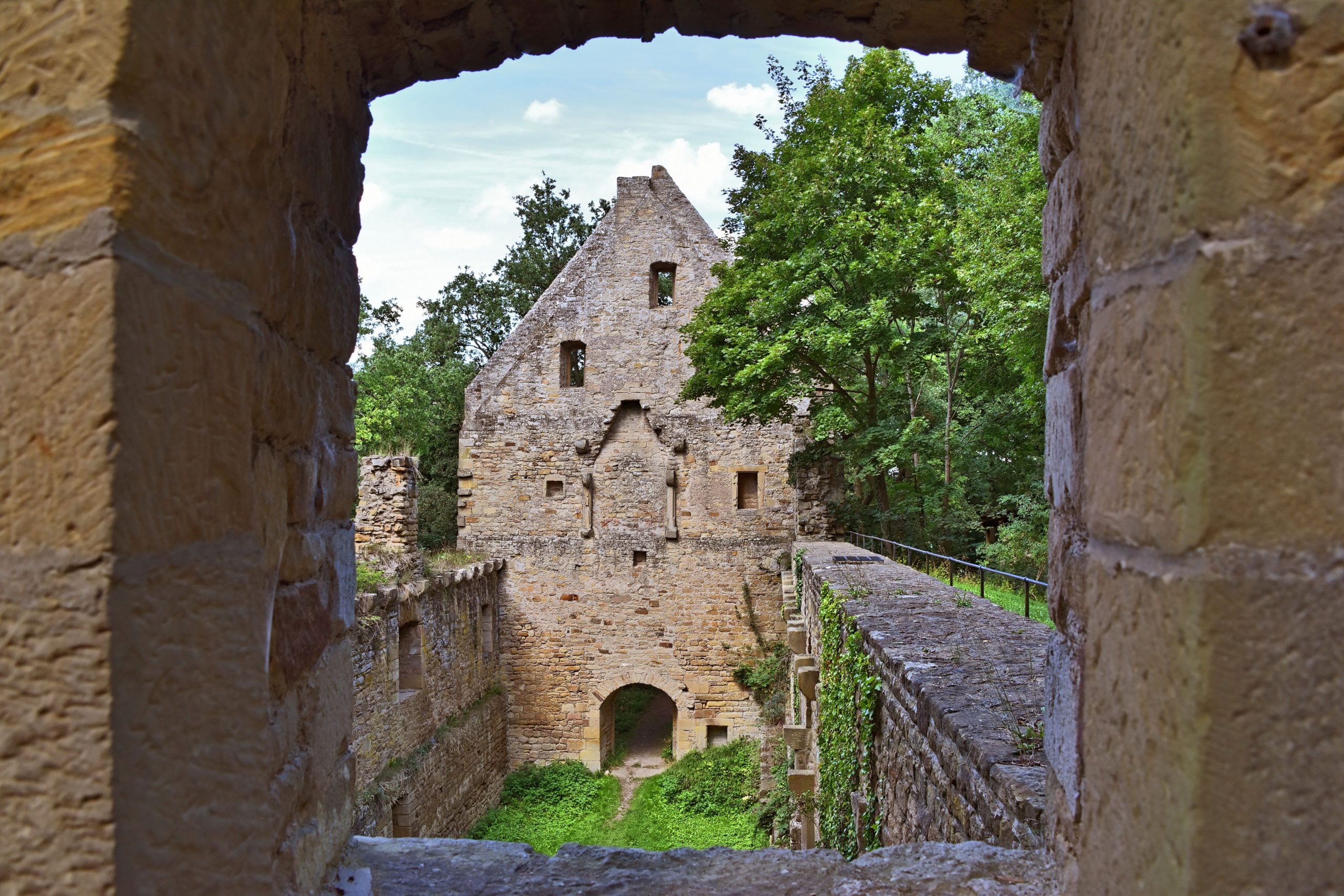 Wächter-Figur von Gabriele von Lutzau